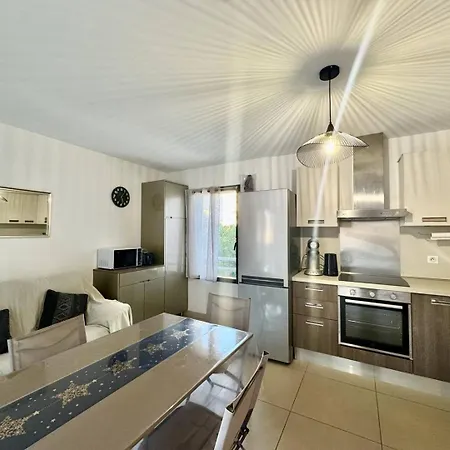 Appartement T2 Au Cœur De Propriano (Corsica)
